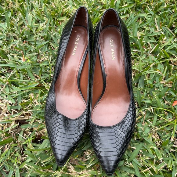 Cole Haan Black Snakeskin Pumps Size 8 - Picture 3 of 8